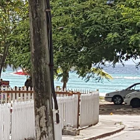 Worthing Beach Apartments Bridgetown Ngoại thất bức ảnh