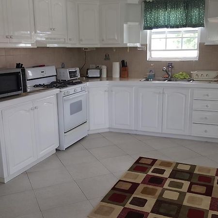 Worthing Beach Apartments Bridgetown Ngoại thất bức ảnh