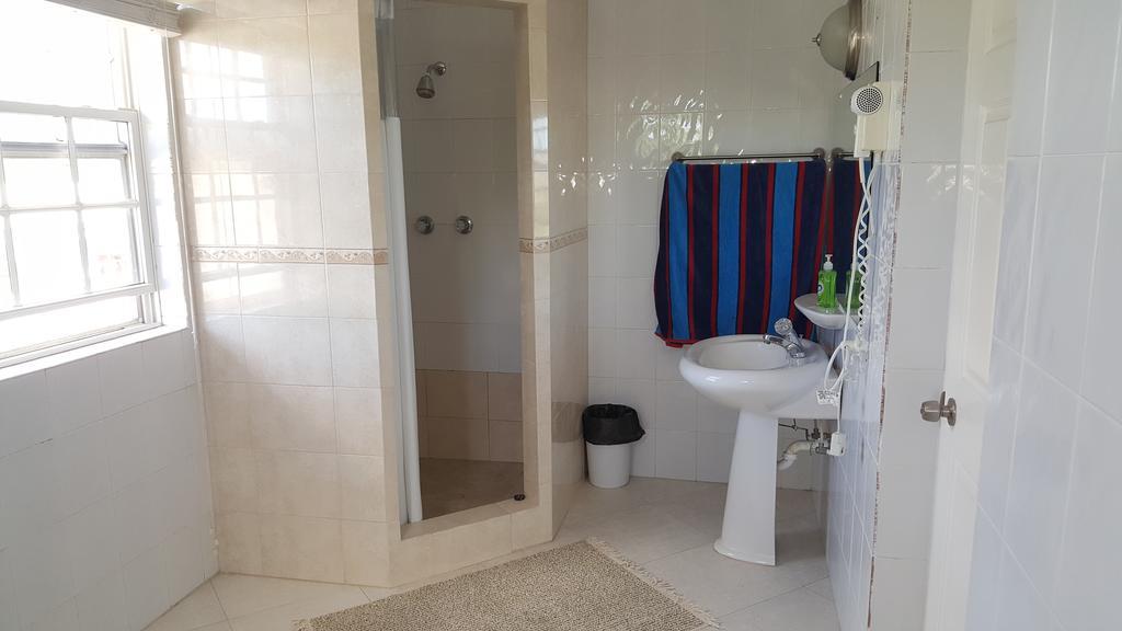 Worthing Beach Apartments Bridgetown Ngoại thất bức ảnh