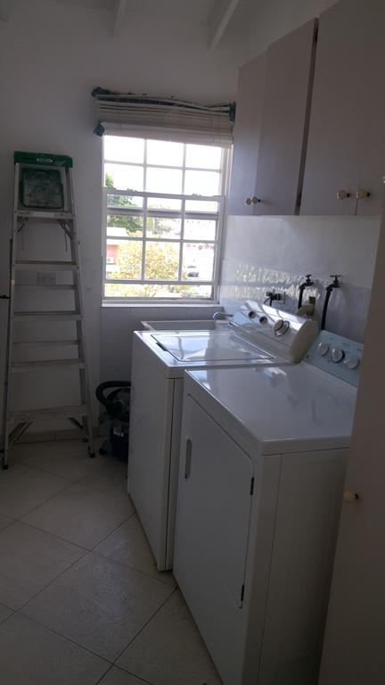 Worthing Beach Apartments Bridgetown Ngoại thất bức ảnh